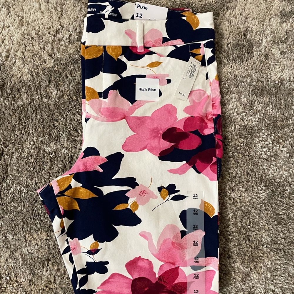 Old Navy Floral Pixie k423